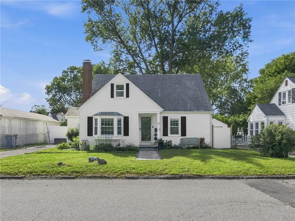 17 Boulevard Avenue Property Photo 1