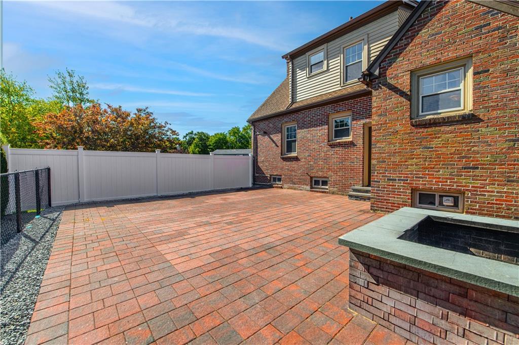 3 Moreland Street Property Photo 16
