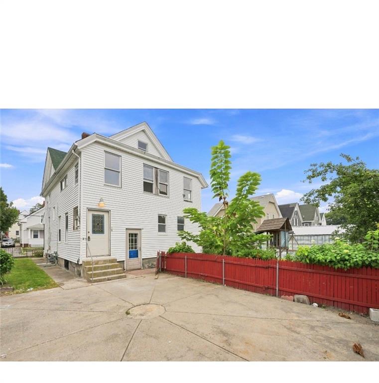 180 Ohio Avenue Property Photo 2