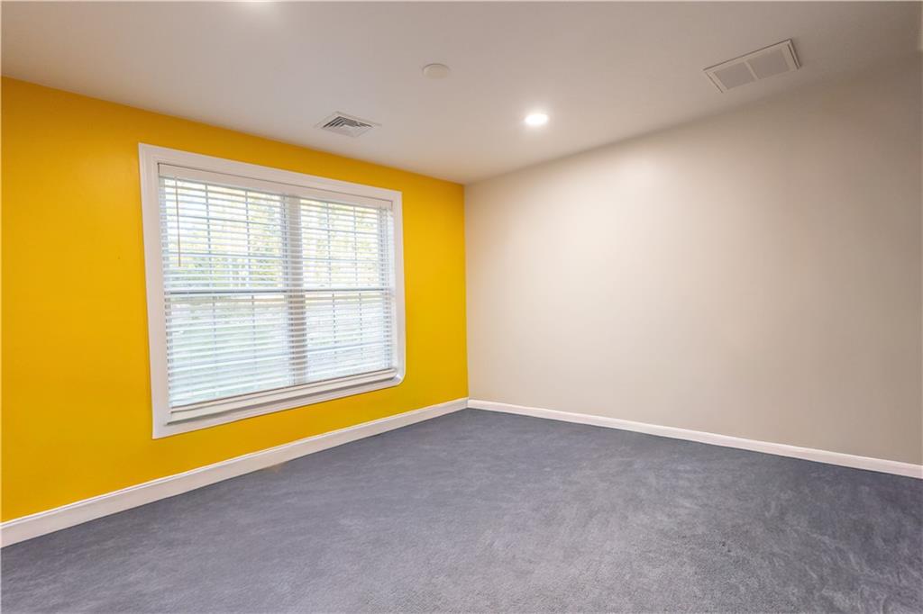 902 Hunting Hill Drive Property Photo 18