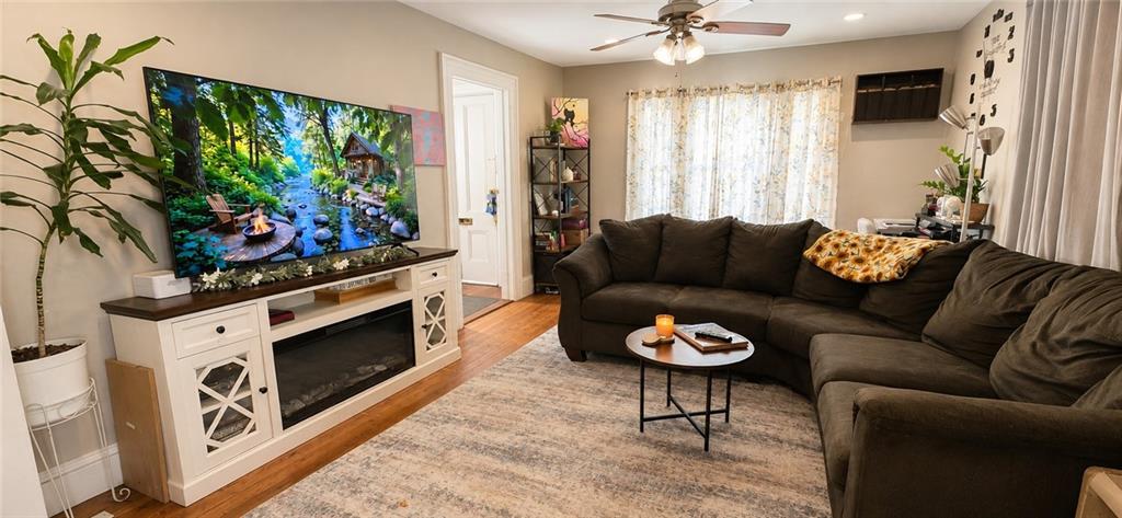 16 Winsor Street Property Photo 10