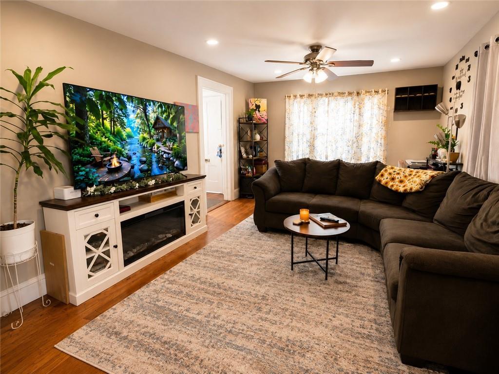 16 Winsor Street Property Photo 11