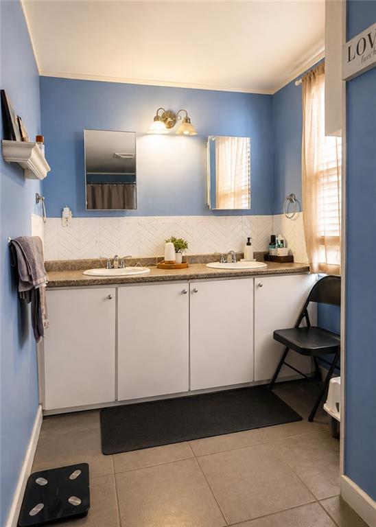 16 Winsor Street Property Photo 19