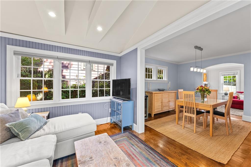 14 Creston Way Property Photo 15