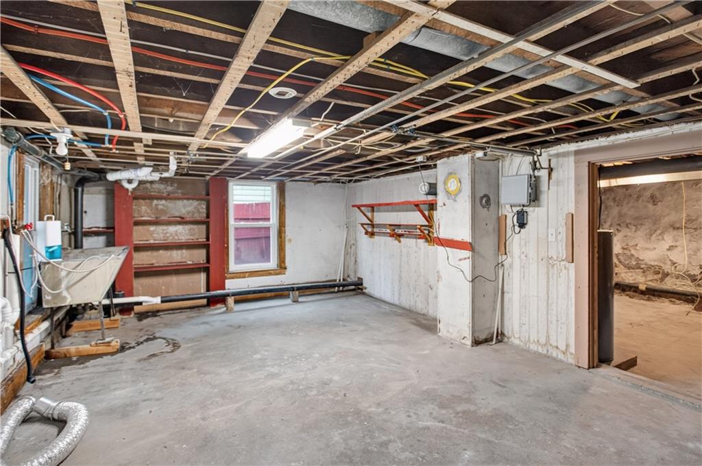 141 143 East Avenue Property Photo 23