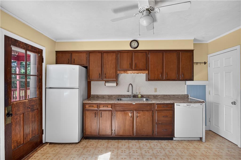 141 143 East Avenue Property Photo 27