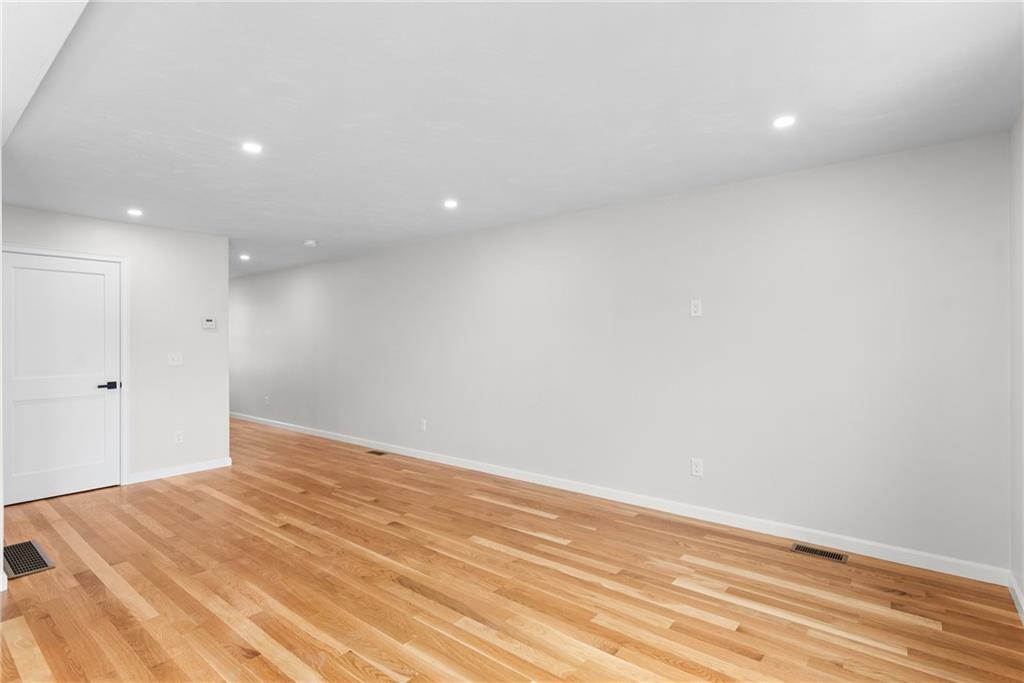 9 Kinsman Street Property Photo 16
