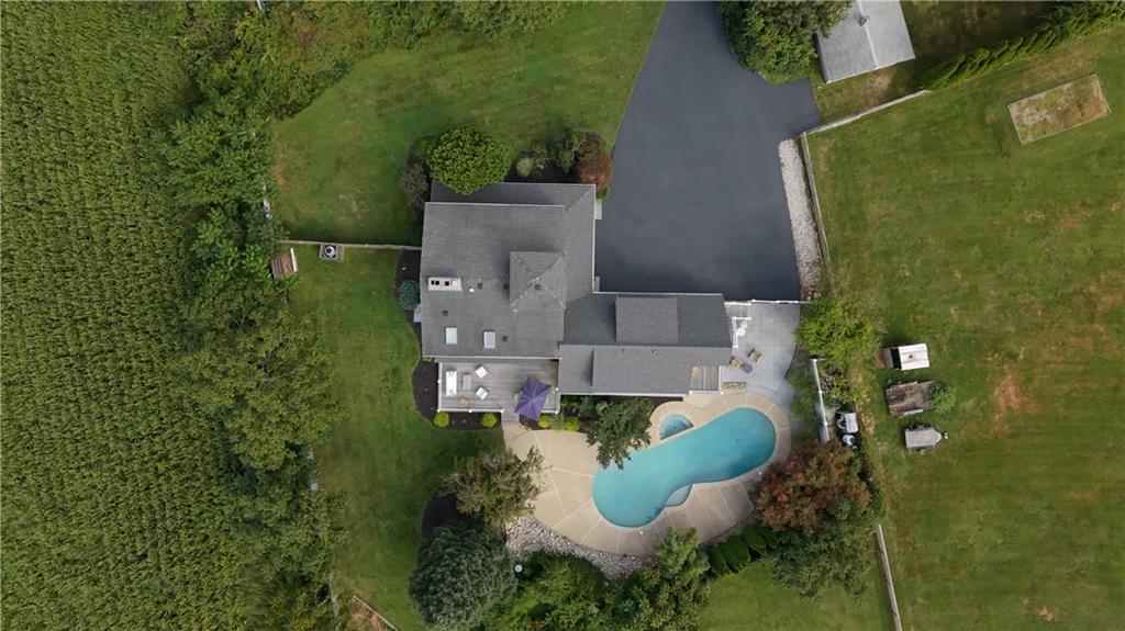 2040 East Main Road Property Photo 2
