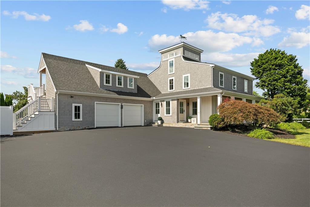 2040 East Main Road Property Photo 13