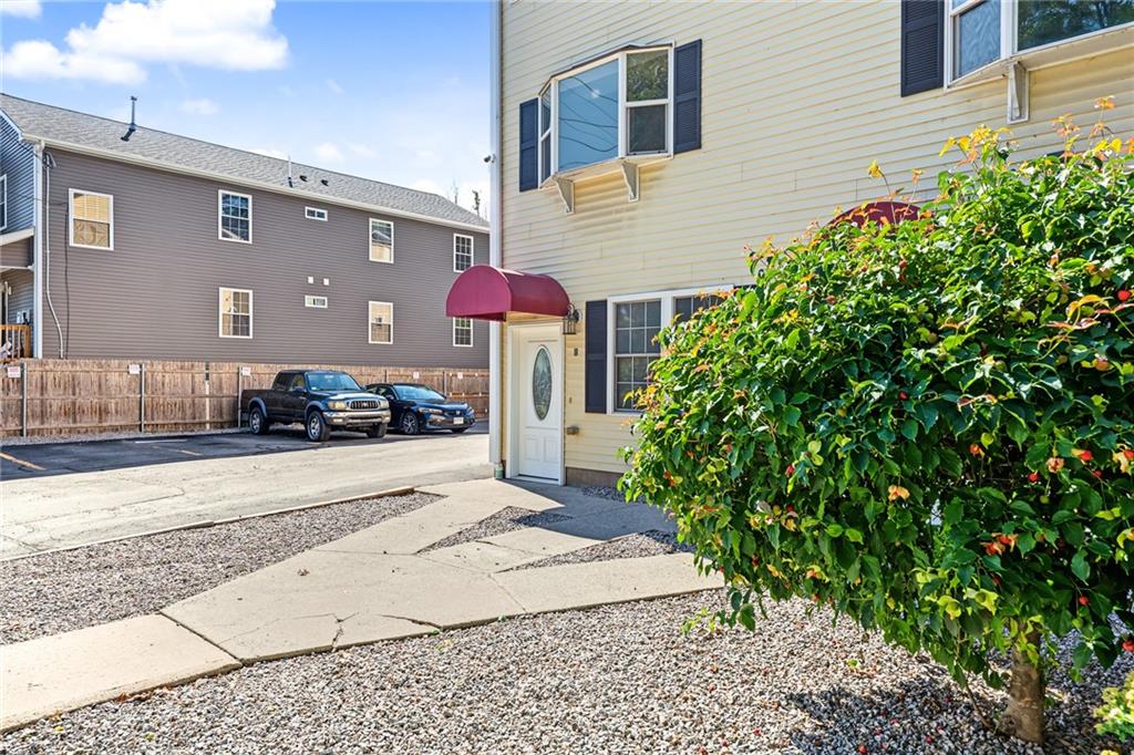 102 Dixon Street Unit 1 Property Photo 3