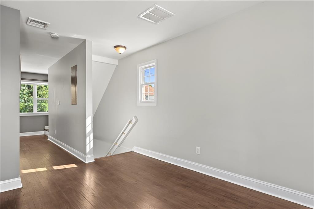 102 Dixon Street Unit 1 Property Photo 6