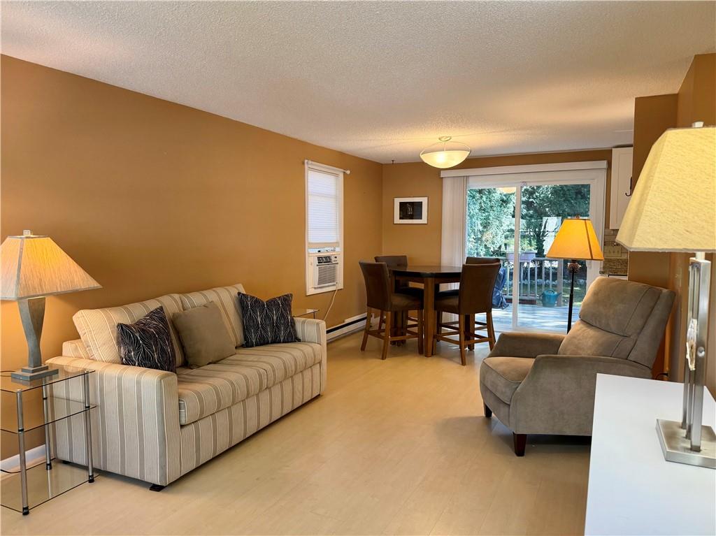 32 W Castle Way Unit A Property Photo 3