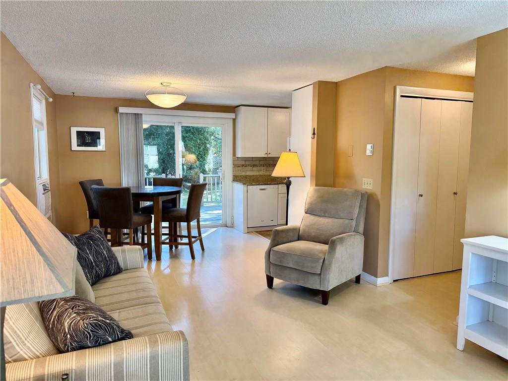 32 W Castle Way Unit A Property Photo 6