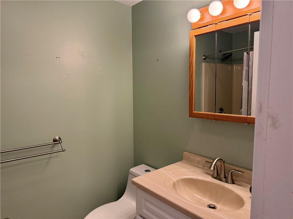 32 W Castle Way Unit A Property Photo 16