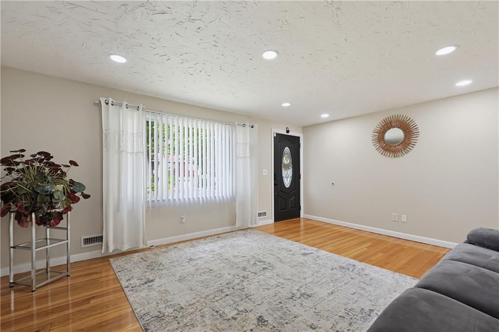 849 Roger Williams Avenue Property Photo 12