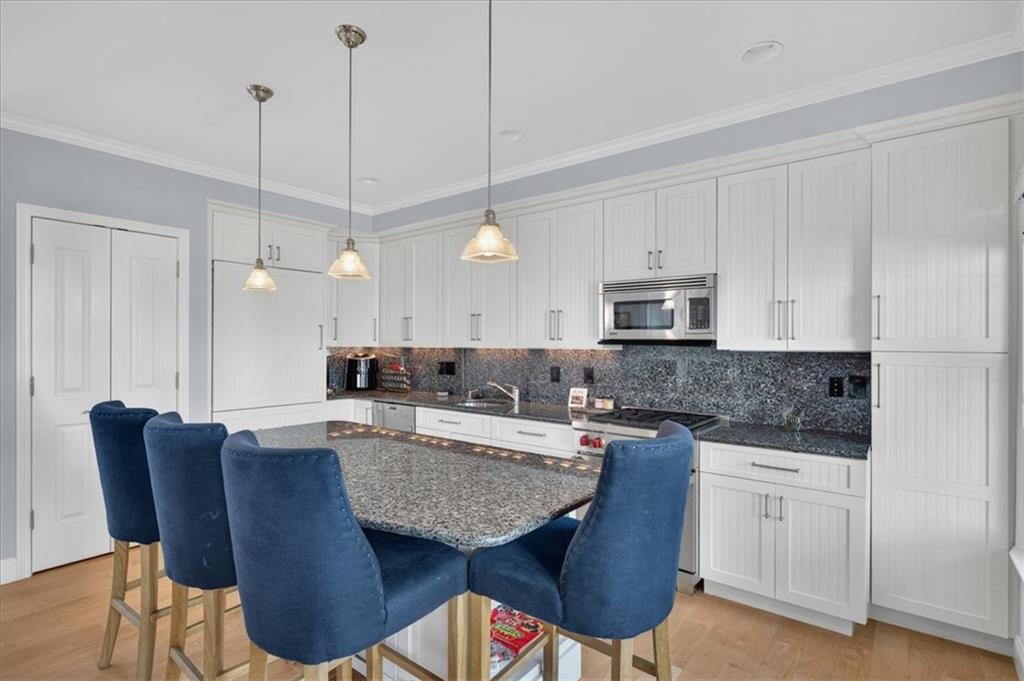 20 Narragansett Avenue Unit 300 Property Photo 11