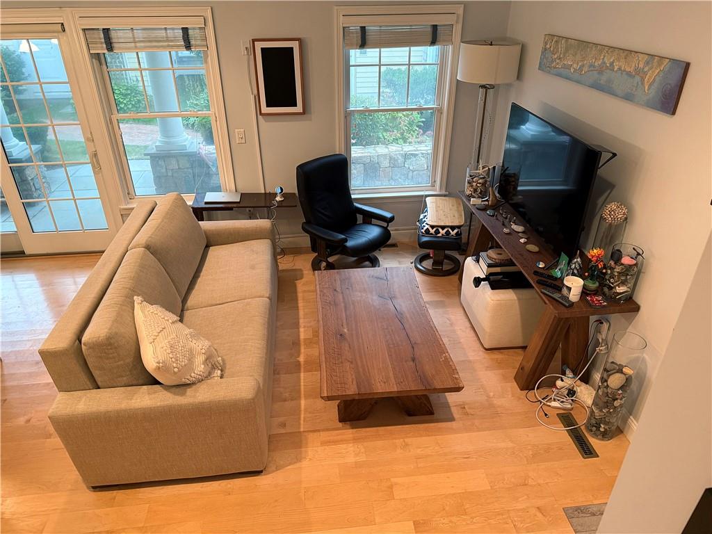 20 Narragansett Avenue Unit 300 Property Photo 17