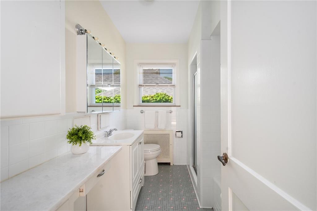 14 Taft Avenue Property Photo 18
