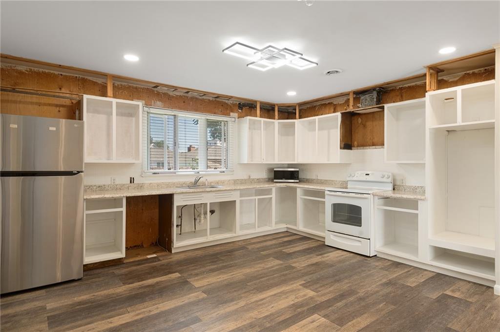 30 Wardlaw Court Property Photo 8