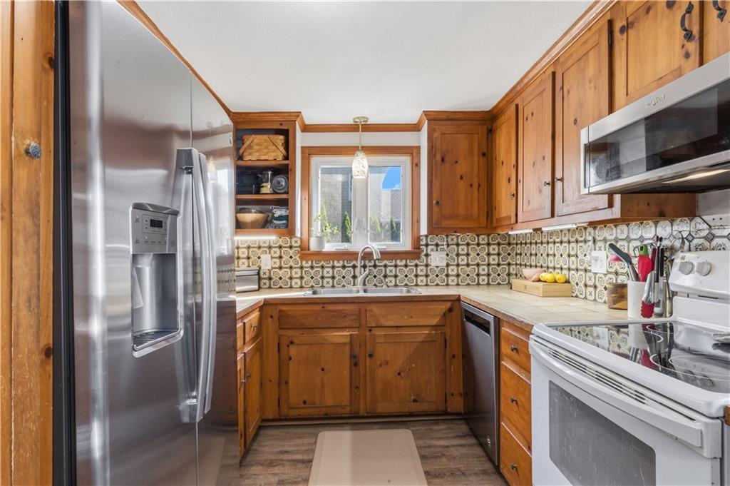 430 Pond Street Property Photo 6