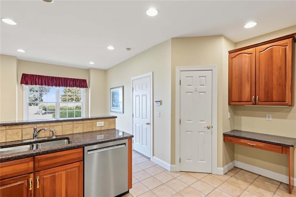 20 Ivy Garden Way Property Photo 10