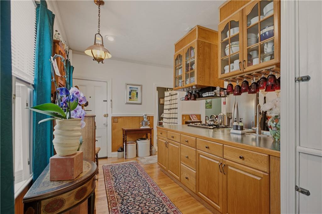 30 Whipple Street Property Photo 12