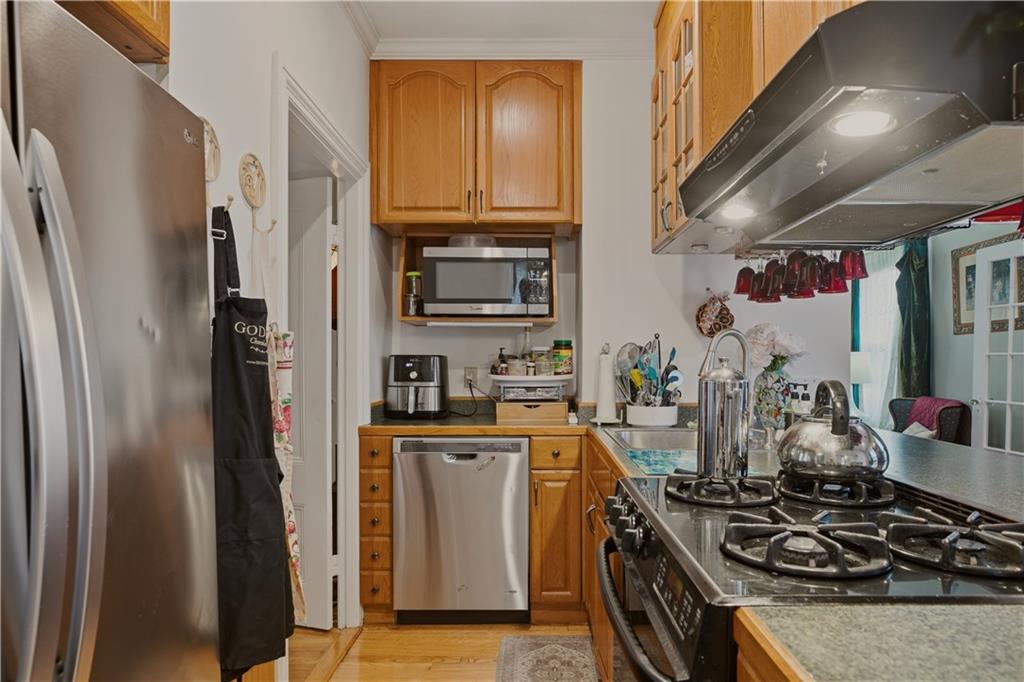 30 Whipple Street Property Photo 14