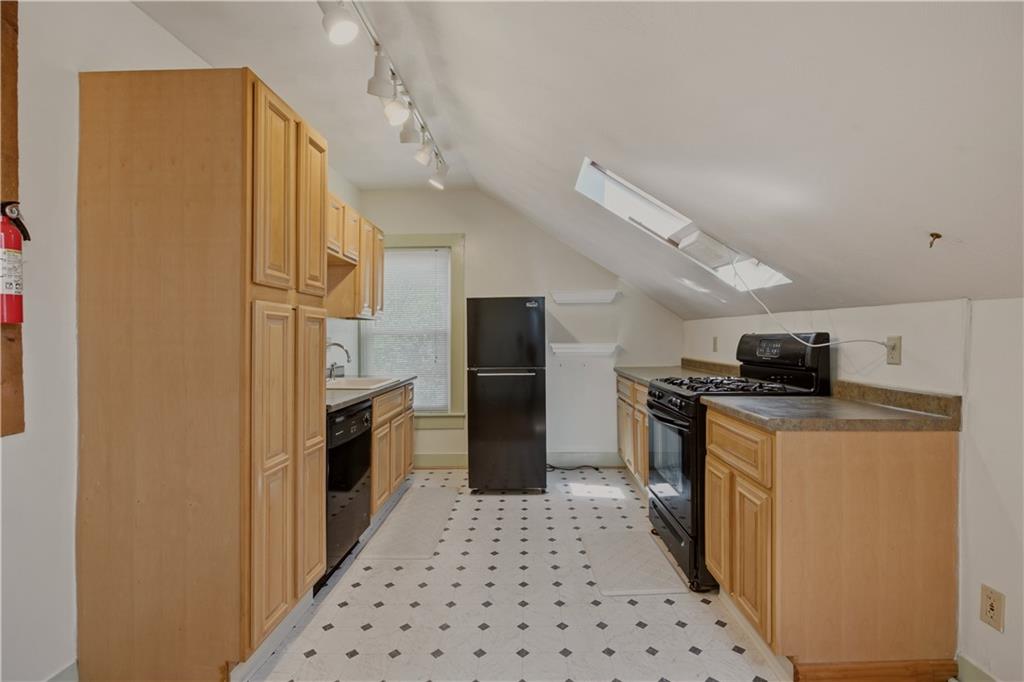 30 Whipple Street Property Photo 41