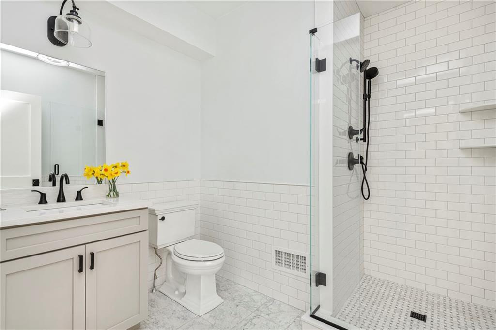 118 Newport Avenue Property Photo 24