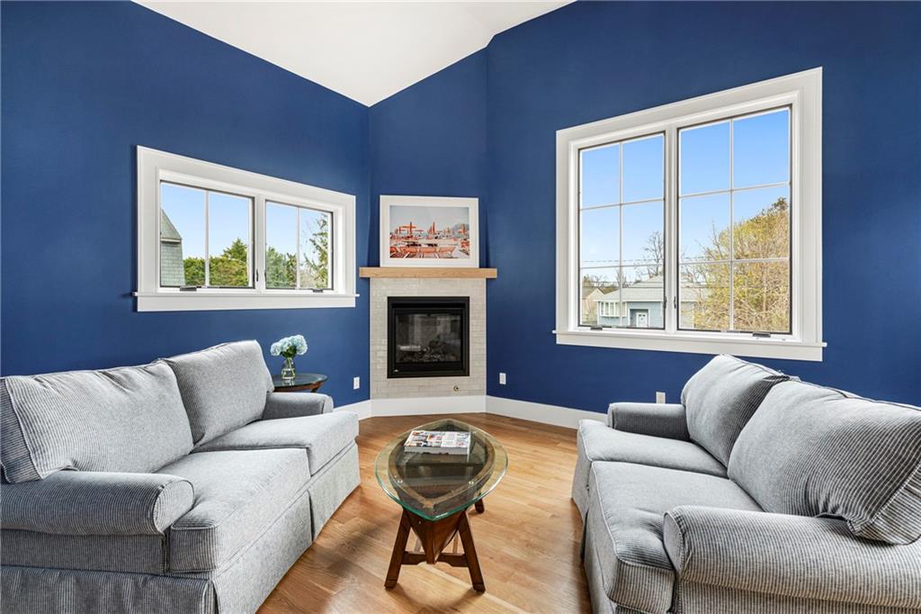 118 Newport Avenue Property Photo 25