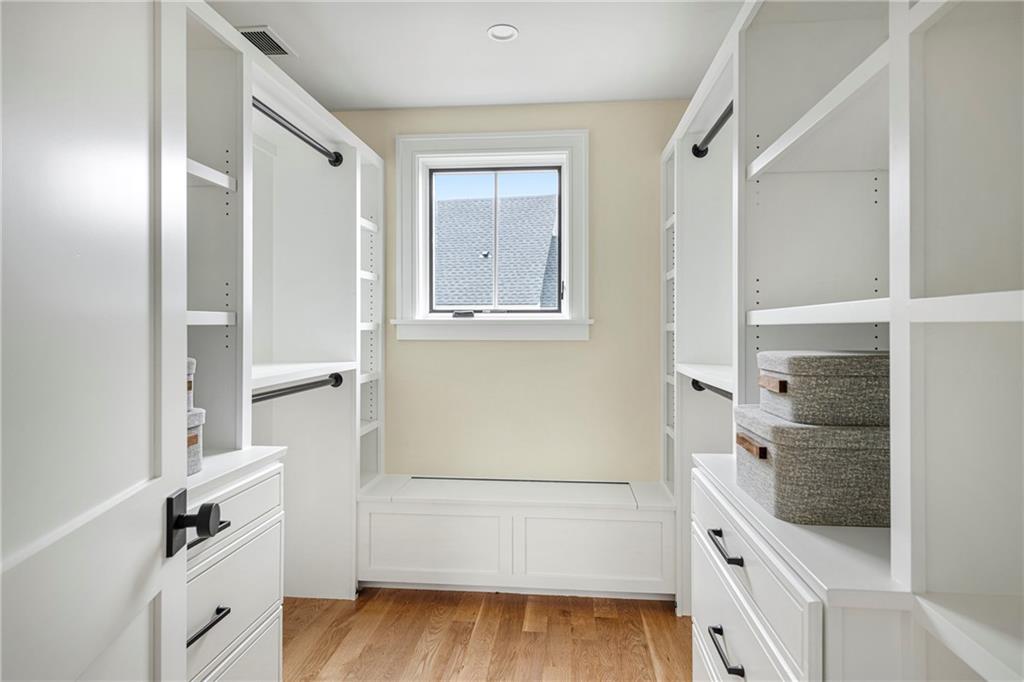 118 Newport Avenue Property Photo 31