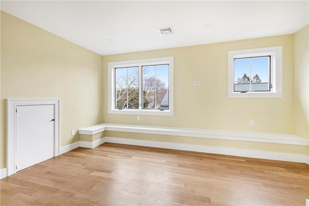 118 Newport Avenue Property Photo 39