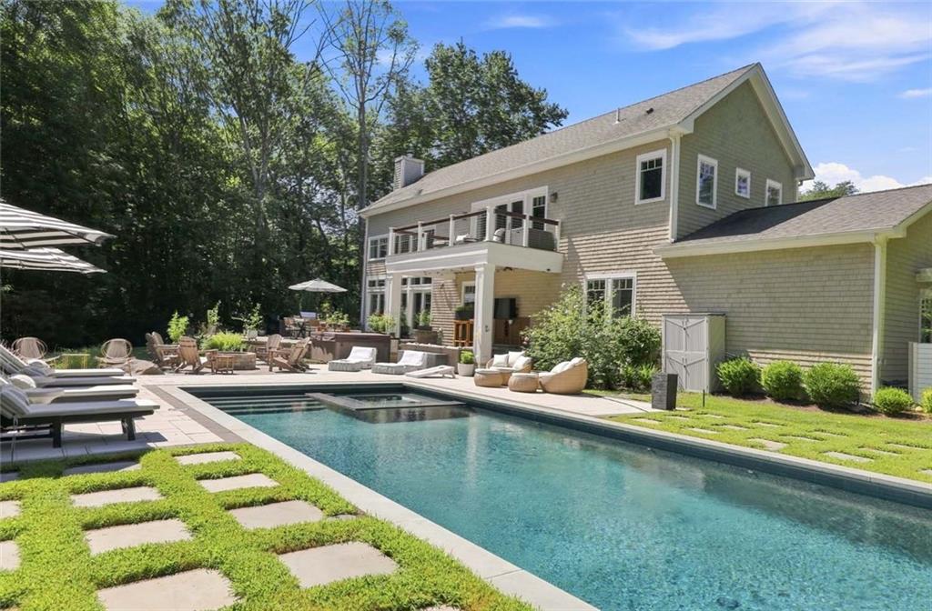 250 West Reach Drive Property Photo 4