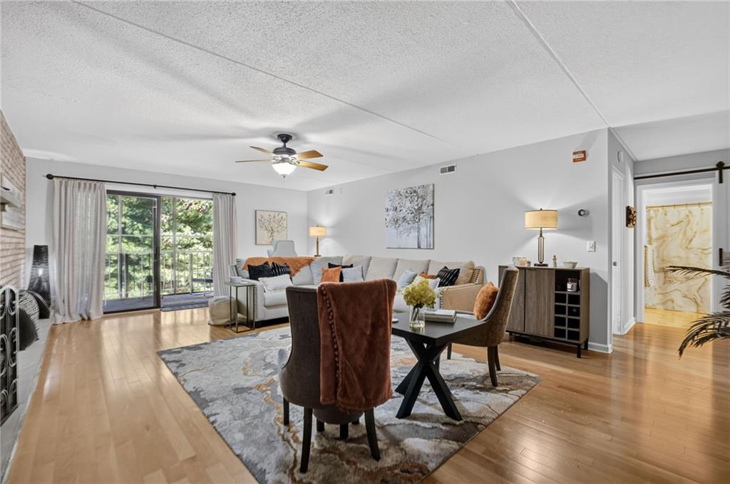 650 East Greenwich Avenue Unit 3/405 Property Photo 2