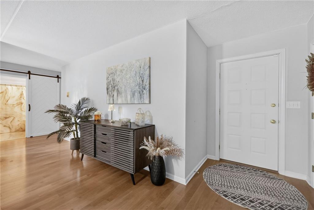 650 East Greenwich Avenue Unit 3/405 Property Photo 9