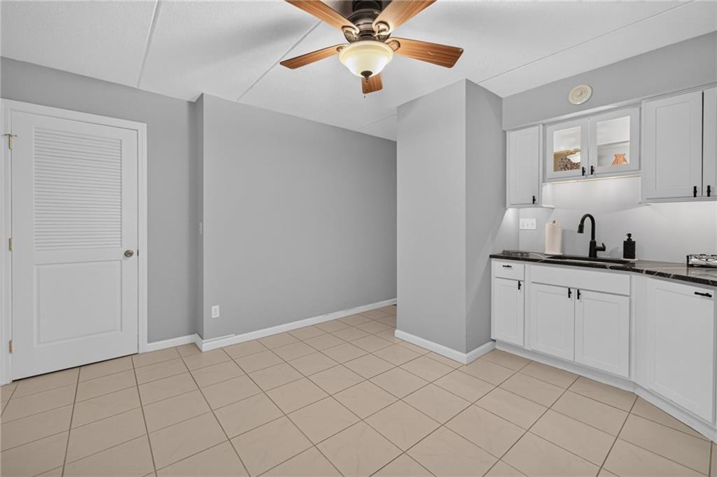 650 East Greenwich Avenue Unit 3/405 Property Photo 21