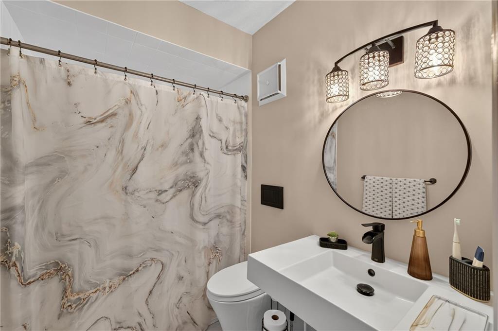 650 East Greenwich Avenue Unit 3/405 Property Photo 22