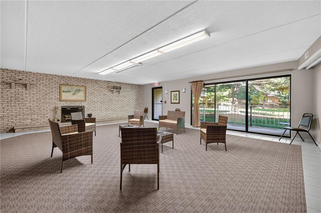 650 East Greenwich Avenue Unit 3/405 Property Photo 26