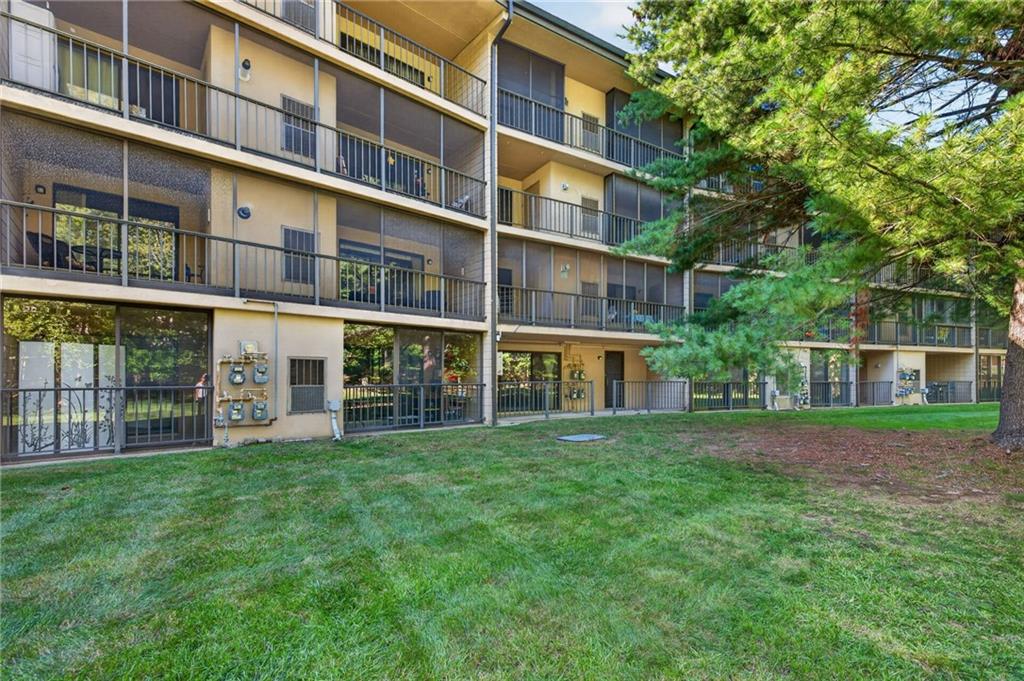 650 East Greenwich Avenue Unit 3/405 Property Photo 35