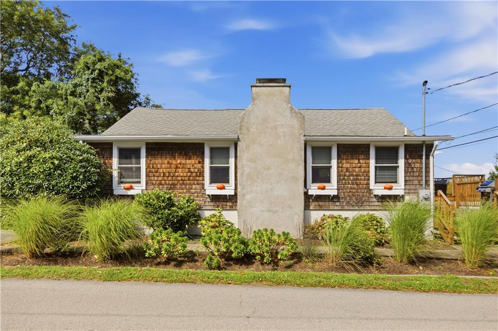 1024 Anthony Road Property Photo 2