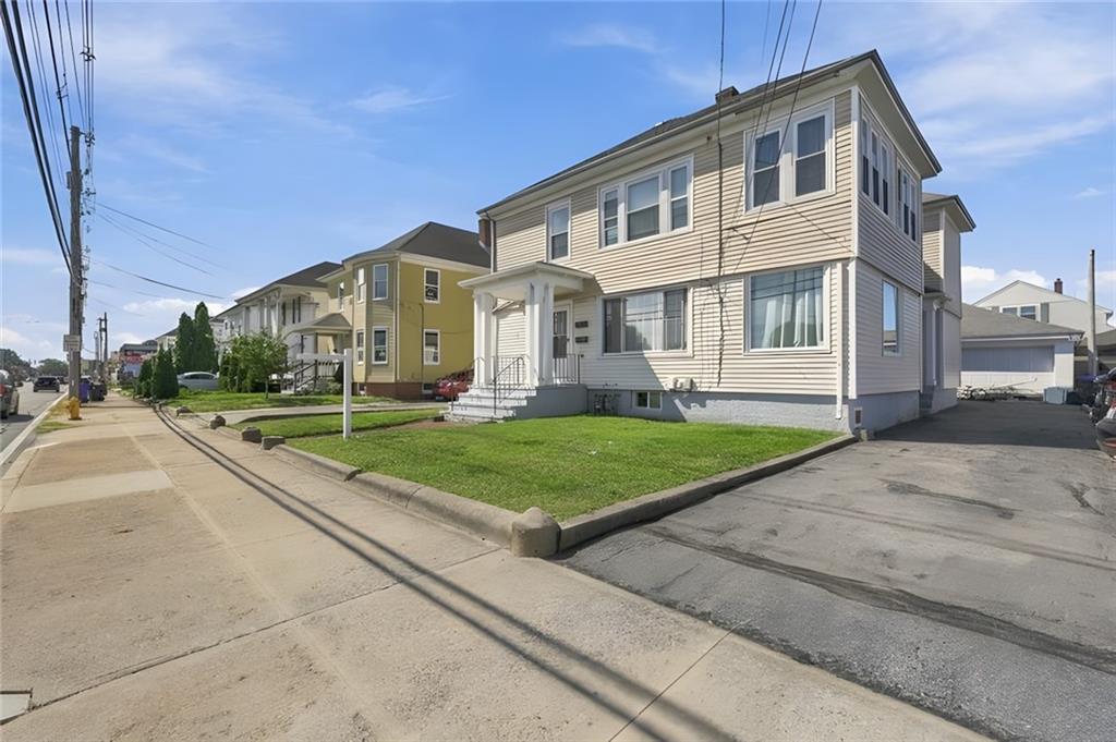 904 Newport Avenue Property Photo 3