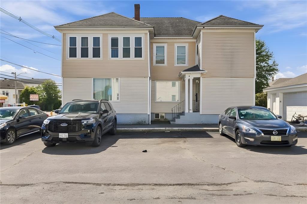 904 Newport Avenue Property Photo 4