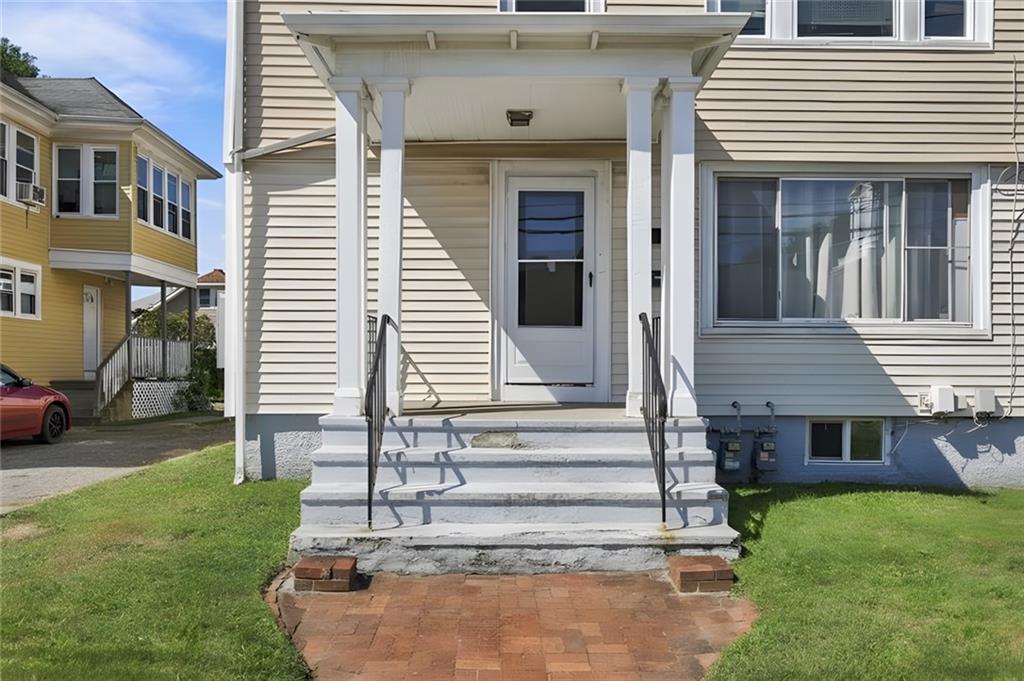 904 Newport Avenue Property Photo 6