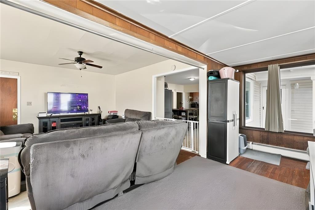 904 Newport Avenue Property Photo 11