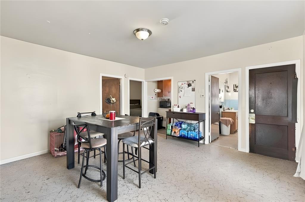 904 Newport Avenue Property Photo 13