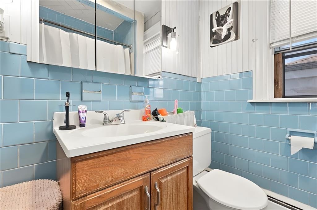 904 Newport Avenue Property Photo 17