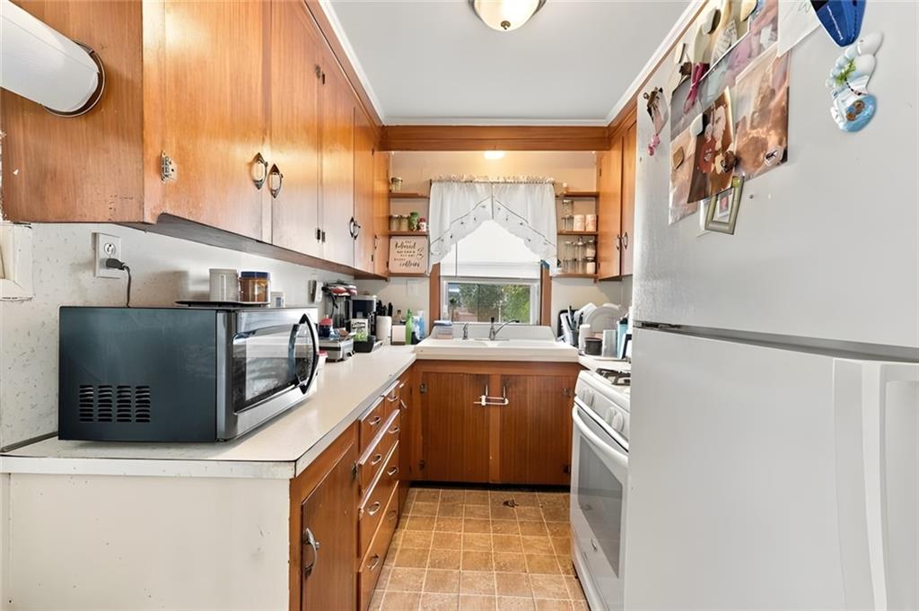 904 Newport Avenue Property Photo 18