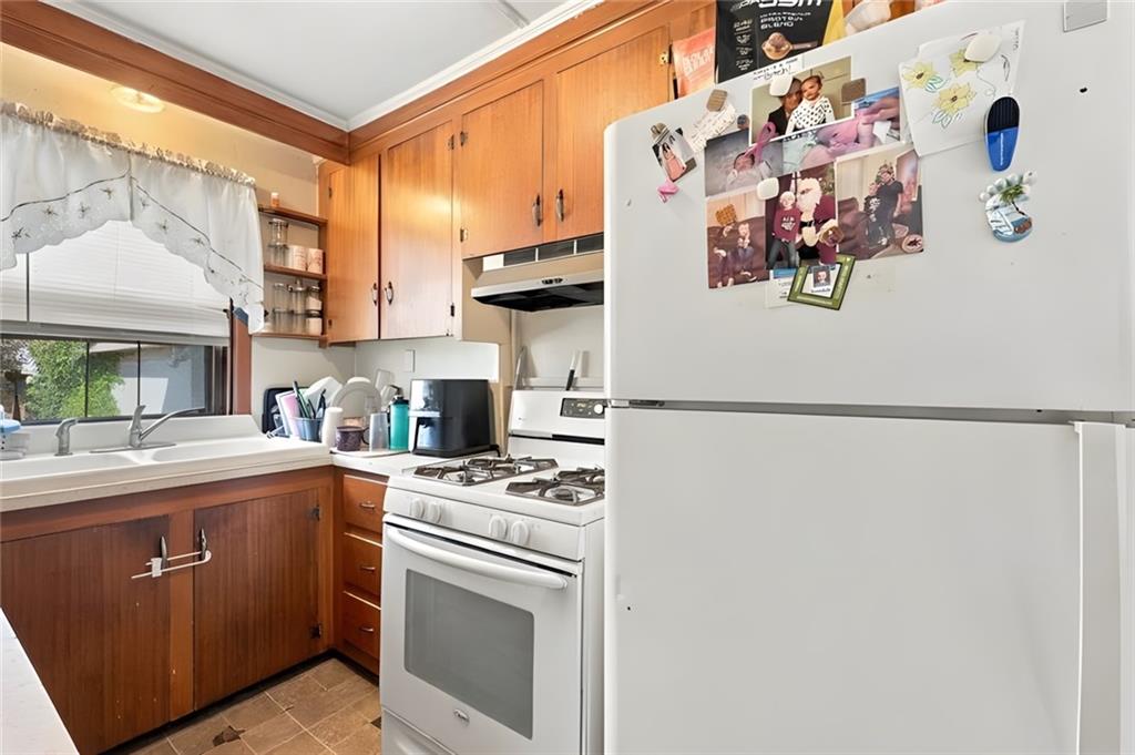 904 Newport Avenue Property Photo 19