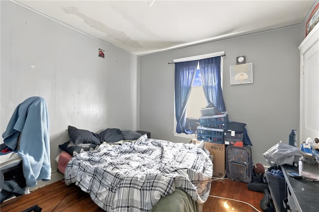 904 Newport Avenue Property Photo 24