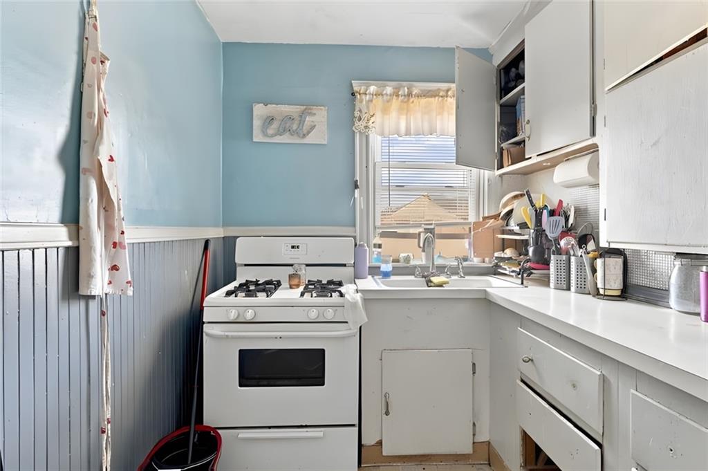904 Newport Avenue Property Photo 28